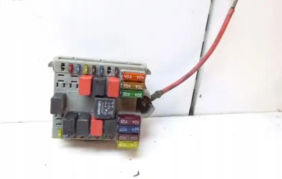 Fiat Punto Evo Fuse box cover 46760255