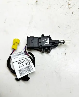 Mercedes-Benz CLA C118 X118 Brake pedal sensor switch A0008208305 A1775404103