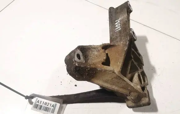 Volkswagen Bora Engine mounting bracket 1J0199117