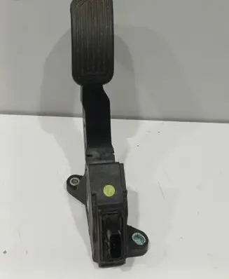 Toyota RAV 4 (XA40) Accelerator throttle pedal 781100W040 12305A 05118215205