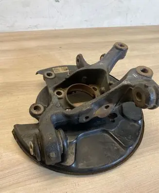 Toyota RAV 4 (XA40) Rear wheel hub