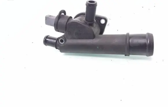 Skoda Octavia Mk2 (1Z) Engine coolant pipe/hose 038121132D