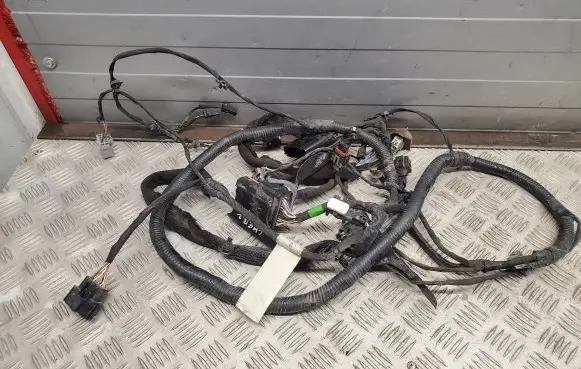 Jeep Grand Cherokee Engine installation wiring loom P68289118AC 68289118AC