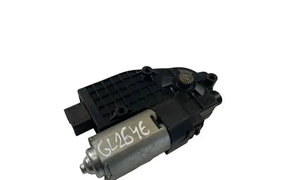 Nissan Qashqai Sunroof motor/actuator 3M23520E 3M23777