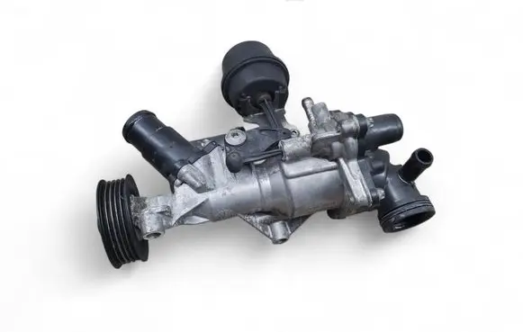 Mercedes-Benz GLA W156 X156 Water pump A2702000007