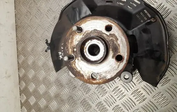 Toyota Prius (XV60) Front wheel hub 