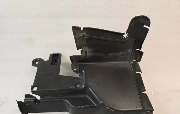 Intercooler air guide/duct channel