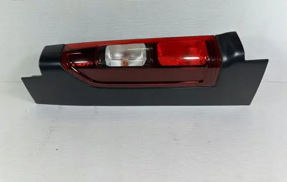 Renault Trafic III (X82) Rear/tail lights