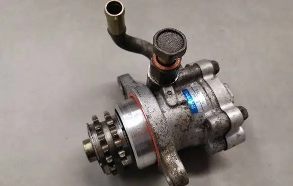 Nissan X-Trail T30 Power steering pump 54261101 8H800