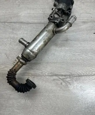 Land Rover Discovery 3 - LR3 EGR valve 4R8Q9D475BC