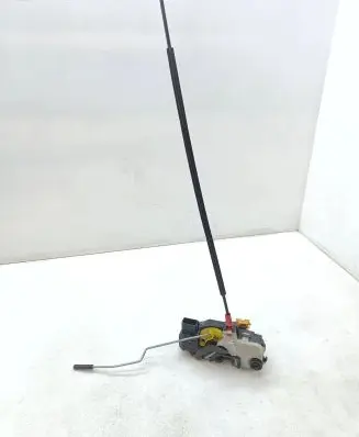 Opel Zafira C Rear door lock