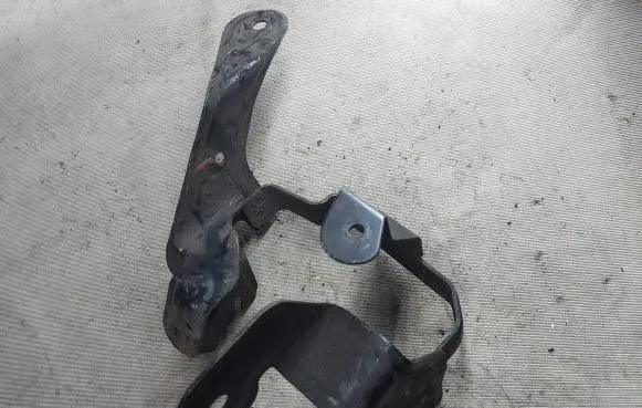Ford Galaxy Power steering pump mounting bracket 6G913K738AC C6S4B 1600085009020
