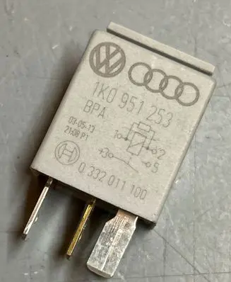 Audi A3 S3 8P Other relay 1K0951253 0332011100
