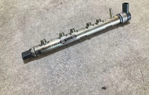 Fuel main line pipe
