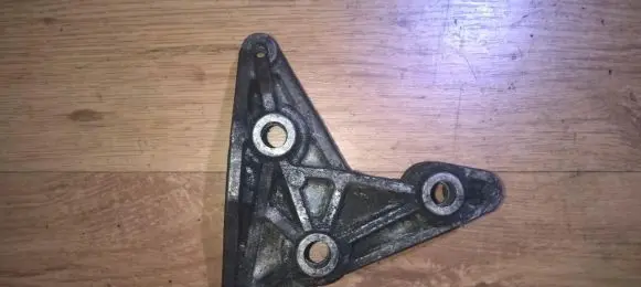Opel Astra H Engine mounting bracket 8972624630