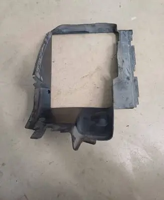 Audi Q7 4L Intercooler air channel guide 4L0117336F