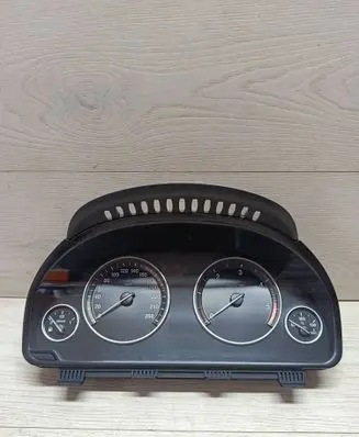 BMW 5 F10 F11 Speedometer (instrument cluster) 25811511 1000121244 9265179