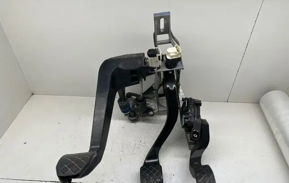 Audi A4 S4 B7 8E 8H Pedal assembly 8E1721117A 8E1721523C