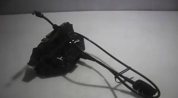 Renault Megane II Front door lock