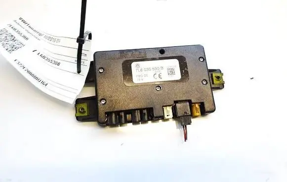 Volkswagen Touareg I Antenna control unit 7L6035530B