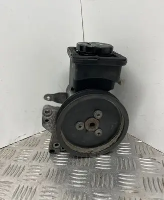 BMW 5 E60 E61 Power steering pump 7693974101