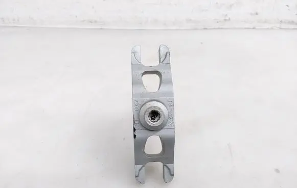 Skoda Octavia Mk3 (5E) Fuel Injector clamp holder 03L216