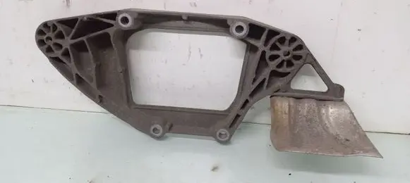 Audi A8 S8 D4 4H Rear differential/diff mount bracket 8K0599287G