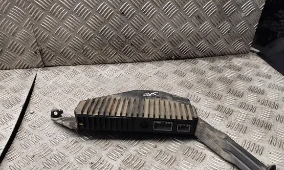 Volvo S80 Sound amplifier 8673135