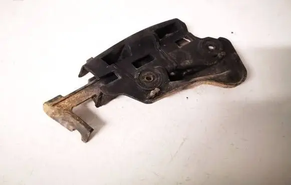 Volkswagen Golf Plus Front bumper mounting bracket 5M0807183