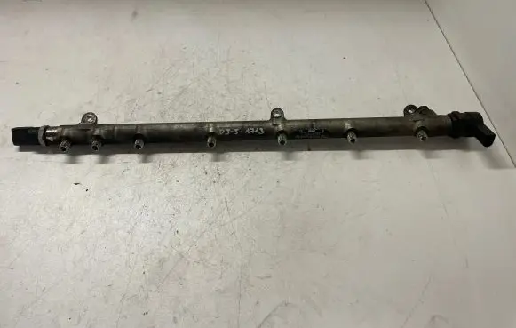 Mercedes-Benz E W211 Fuel main line pipe A6130700195 A6110780449