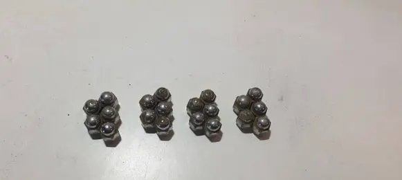 Toyota RAV 4 (XA40) Wheel nut cap/cover 362G