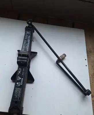 Nissan Almera N16 Lift Jack 99550AV700