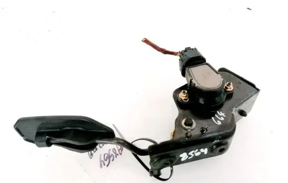 Toyota Avensis T250 Accelerator throttle pedal