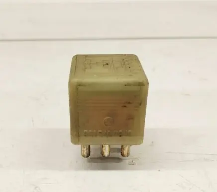 Mercedes-Benz 190 W201 Other relay 0015427819