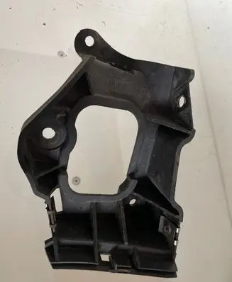 Audi A6 S6 C5 4B Fender mounting bracket 4B0853921B