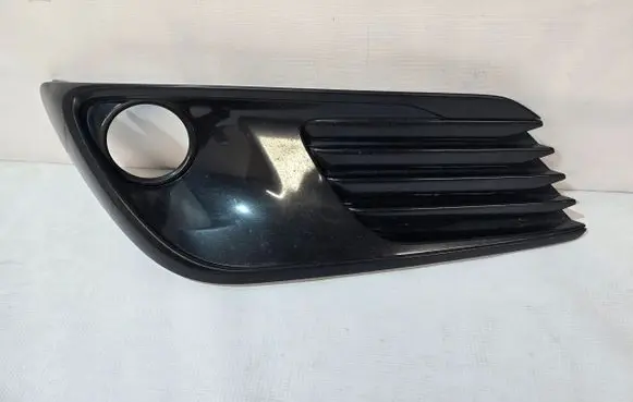 Toyota Auris E180 Front fog light trim/grill 8148202570
