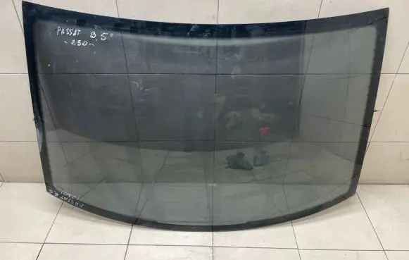 Volkswagen PASSAT B5 Rear windscreen/windshield window 