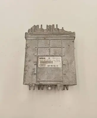 Audi A4 S4 B5 8D Engine control unit/module 028906021CE 0281001425