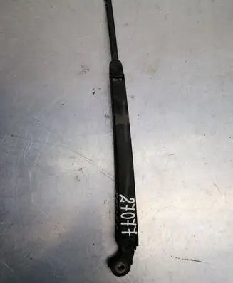 Volkswagen Golf V Rear wiper blade arm