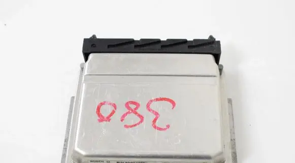 Volvo XC90 Engine control unit/module 0261207666 08675155A