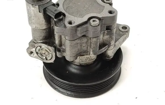 Mercedes-Benz E W212 Power steering pump 0064664701