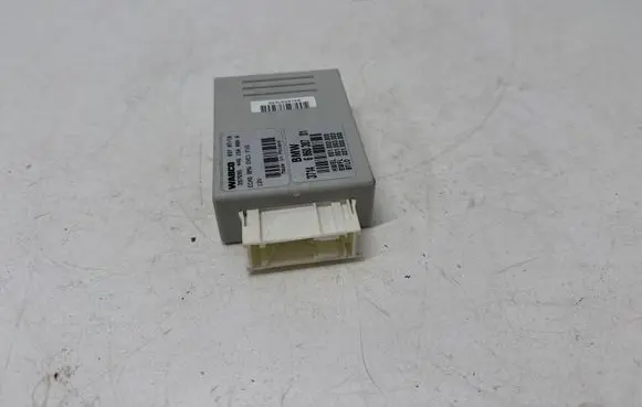 BMW X5 F15 Air suspension control unit module (rear) 6860387