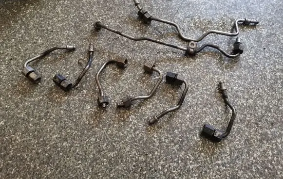 Mercedes-Benz ML W164 Fuel injector supply line/pipe 