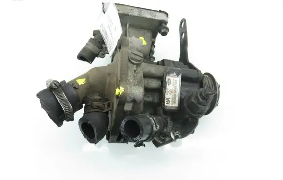 Ford Mondeo Mk III Power steering pump XS713A674BE