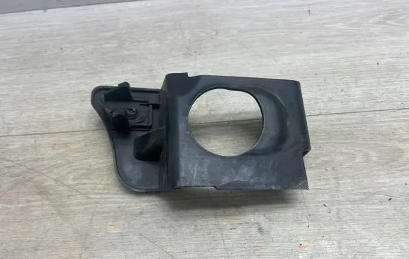 Volkswagen Touareg II Radiator support slam panel bracket 7P6807898B 20105280