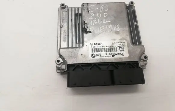 BMW 5 E60 E61 Engine control unit/module 0281015043