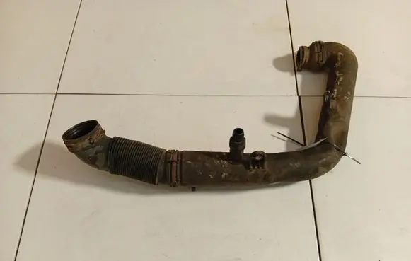 Intercooler hose/pipe