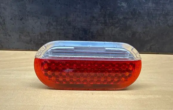 Volkswagen Golf IV Front fender indicator light 1J0947411B
