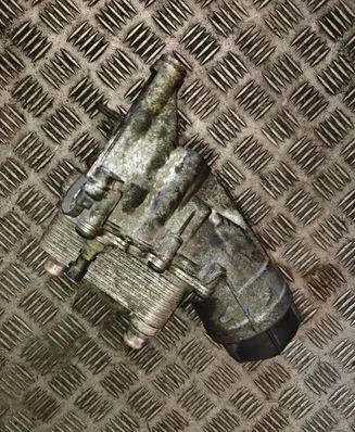 Oil filter mounting bracket