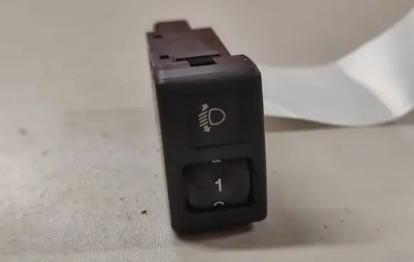 Mazda 5 Headlight level height control switch 1552M60